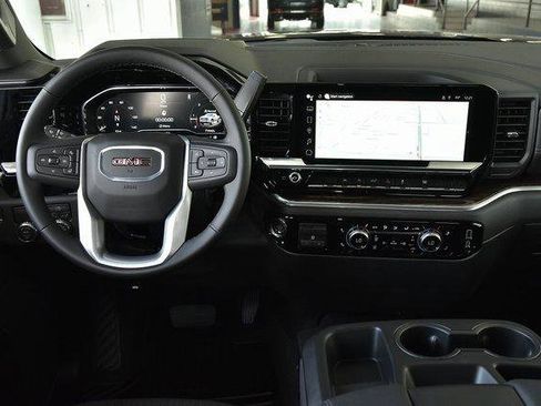 New 2025 GMC Sierra 1500 SLE w/ Preferred Package image 31