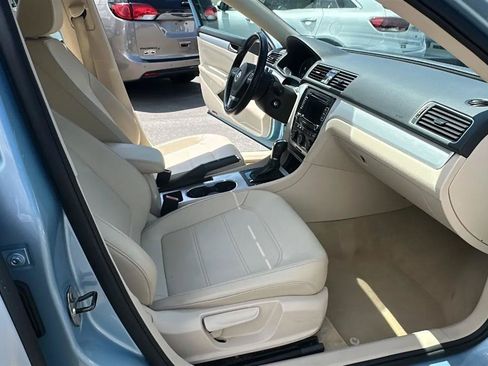 Used 2013 Volkswagen Passat 2.5 SE FWD image 35