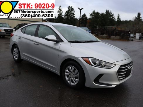 Used 2017 Hyundai Elantra SE image 9