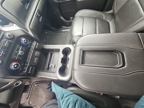 Used 2021 Chevrolet Silverado 2500 LT w/ Midnight Edition image 20