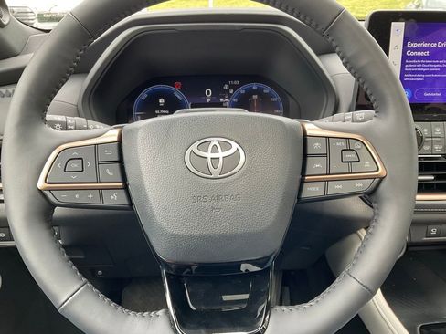 Certified 2025 Toyota Grand Highlander AWD Hybrid image 11