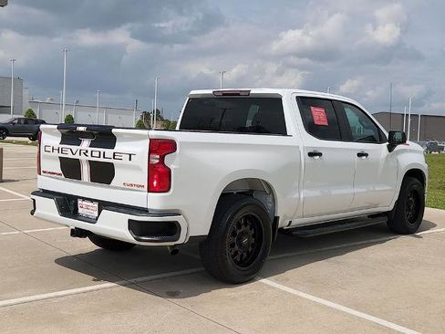 Used 2020 Chevrolet Silverado 1500 Custom w/ Custom Value Package image 12