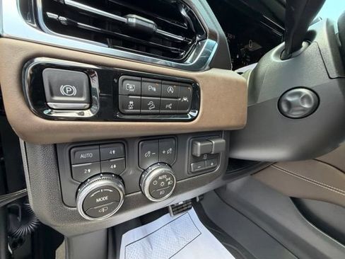 New 2026 GMC Yukon XL Denali Ultimate w/ LPO, Floor Liner Package AWD/4WD image 9