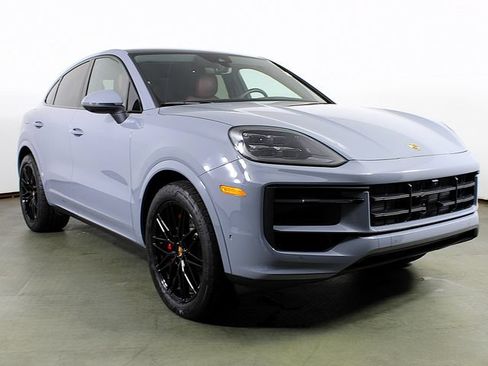 Certified 2026 Porsche Cayenne S AWD/4WD image 9