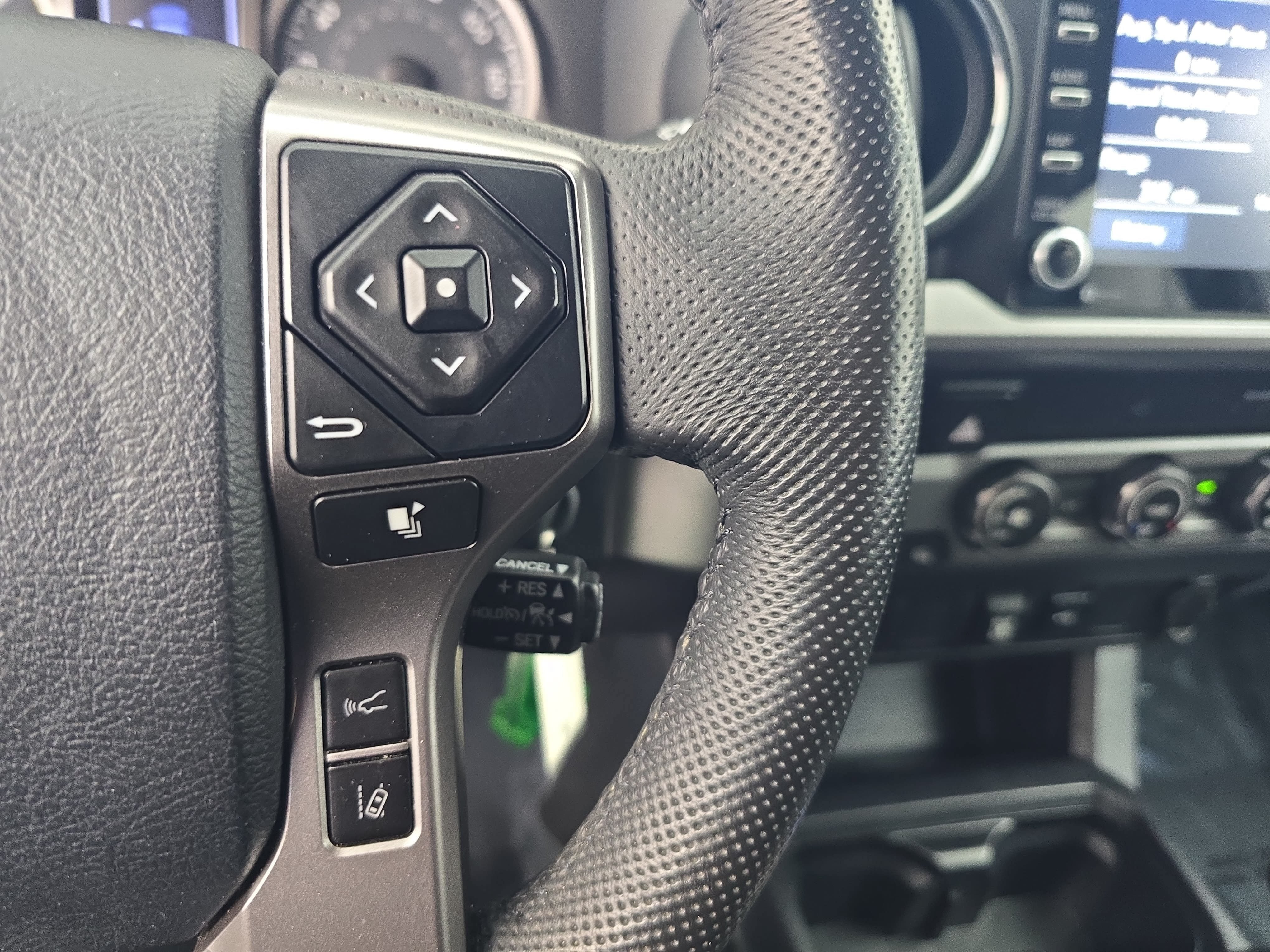 Used 2020 Toyota Tacoma SR5 RWD image 17
