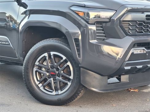 Used 2024 Toyota Tacoma TRD Sport image 4