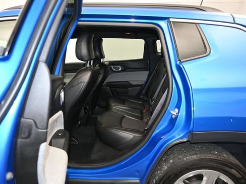 Used 2024 Jeep Compass Latitude AWD/4WD image 21