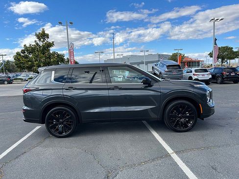 New 2026 Mitsubishi Outlander SE FWD image 4