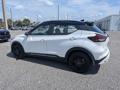 Used 2023 Nissan Kicks SR w/ SR Premium Package FWD image 5