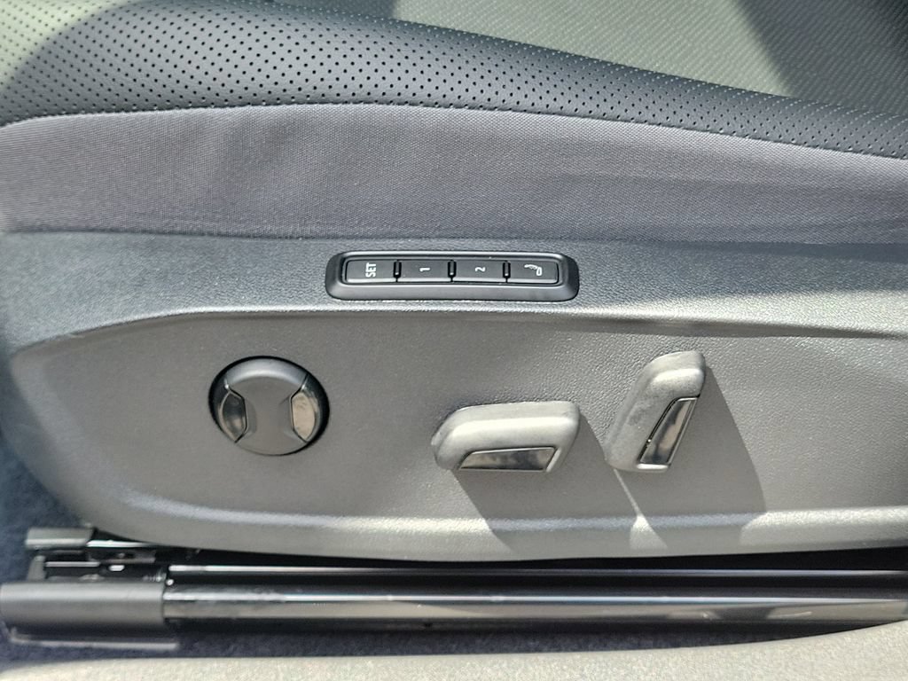 Certified 2025 Volkswagen ID.4 Pro S AWD/4WD image 20