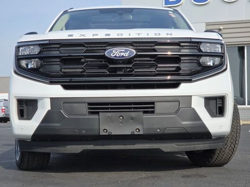 Used 2025 Ford Expedition Active image 13