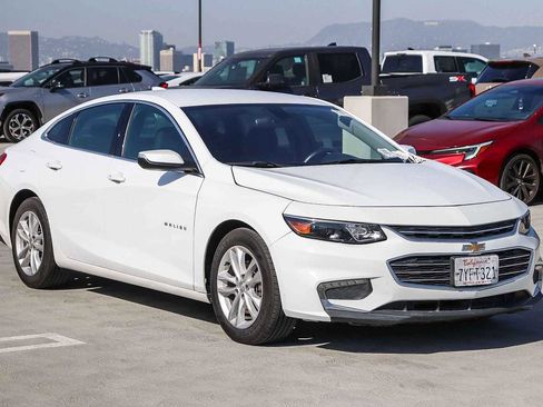 Used 2017 Chevrolet Malibu Hybrid image 3