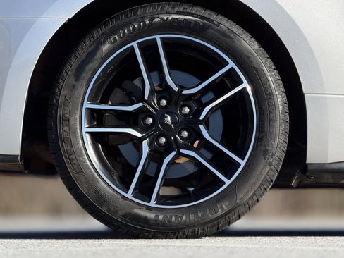 Used 2019 Ford Mustang Premium image 19