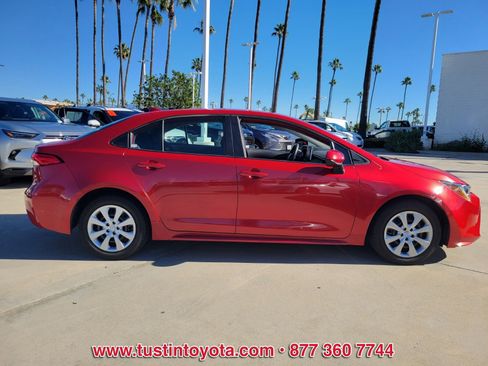 Certified 2021 Toyota Corolla LE image 3