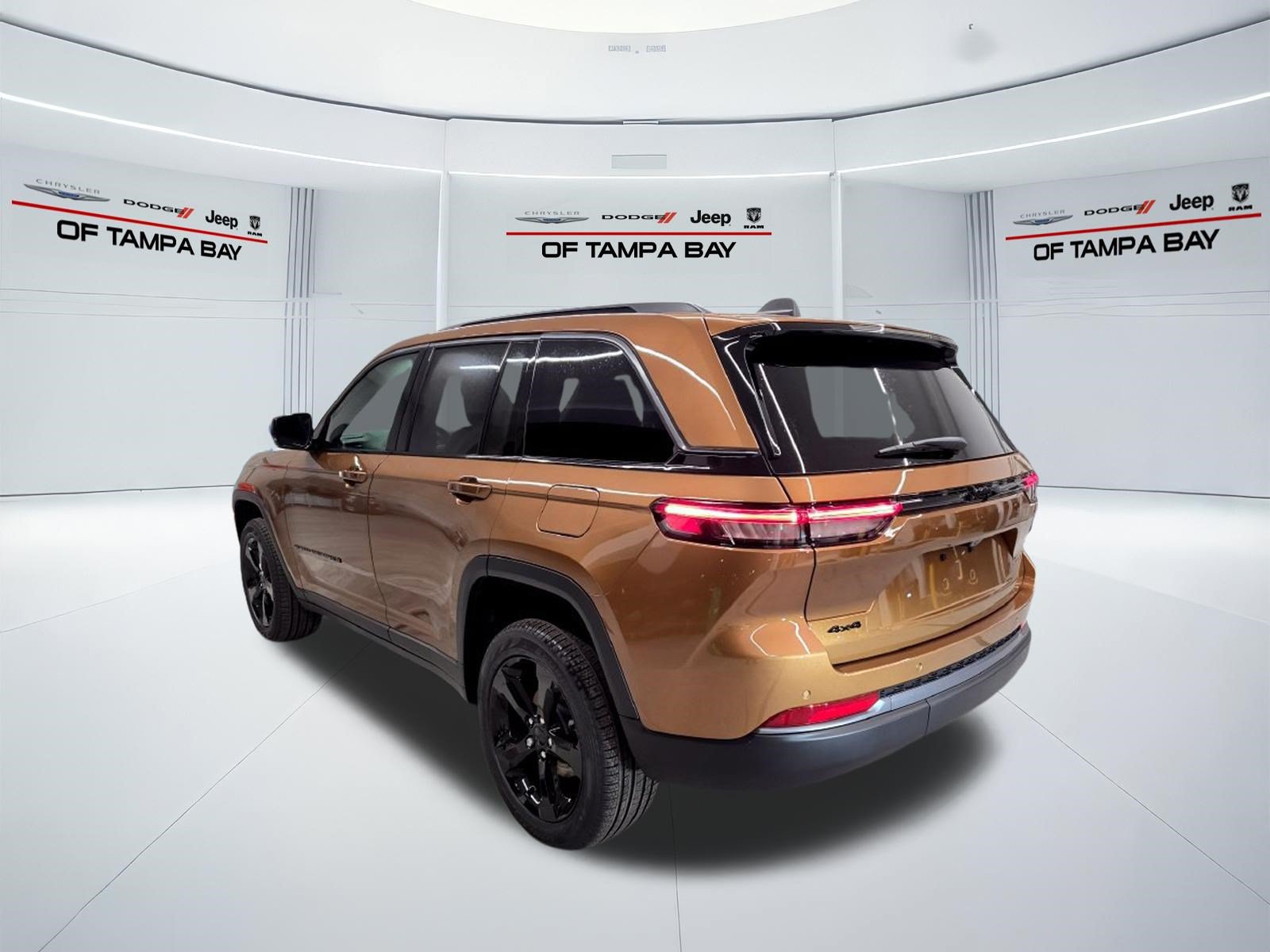 New 2026 Jeep Grand Cherokee Limited w/ Limited Altitude Package AWD/4WD image 4
