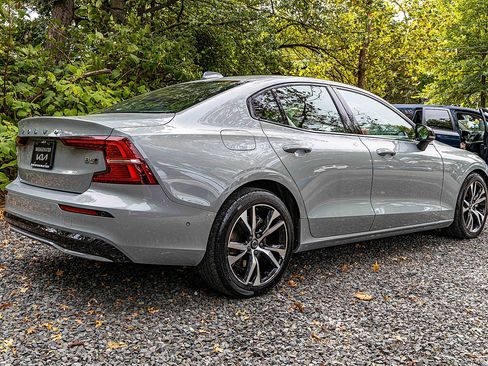 Used 2024 Volvo S60 B5 Plus image 6