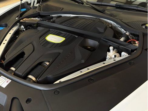 Used 2019 Porsche Panamera 4 AWD/4WD image 34