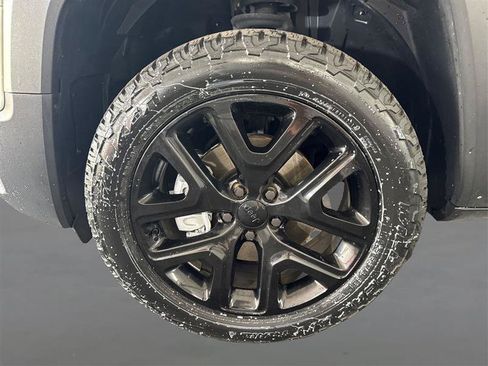 Used 2018 Jeep Renegade Altitude w/ UConnect 8.4 Nav Group AWD/4WD image 23
