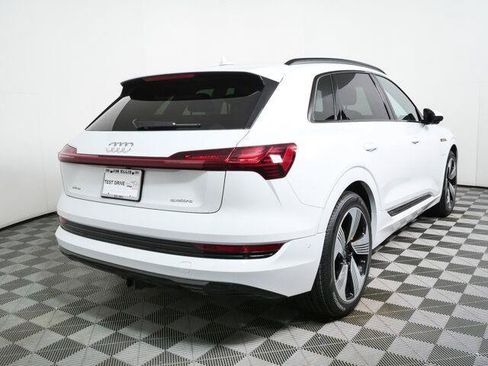 Used 2023 Audi e-tron Premium Plus w/ Premium Plus Package AWD/4WD image 3