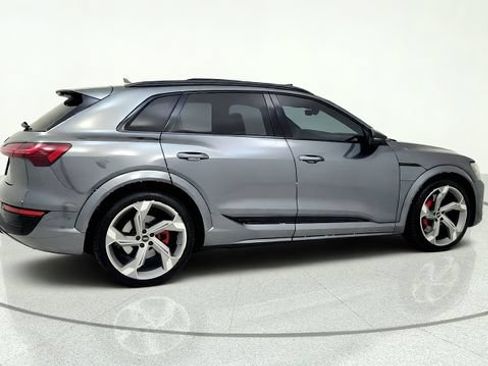 Used 2024 Audi Q8 e-tron Prestige AWD/4WD image 9