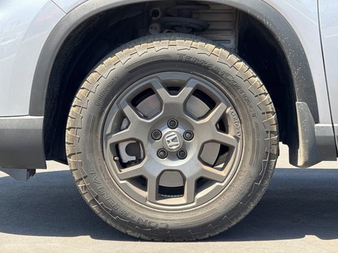 Used 2025 Honda Pilot TrailSport image 24