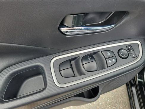 Certified 2025 Nissan Versa SR w/ Trunk Package FWD image 26