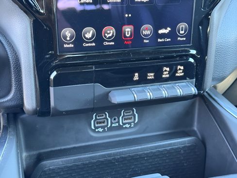 Used 2021 RAM 1500 Laramie w/ Sport Appearance Package AWD/4WD image 37