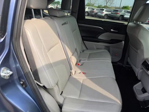 Used 2017 Toyota Highlander Limited AWD/4WD image 15