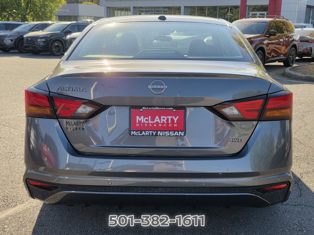 Used 2025 Nissan Altima 2.5 SV AWD/4WD image 6