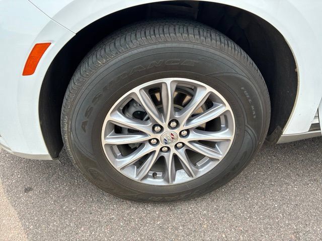 Used 2024 Buick Enclave Premium AWD/4WD image 8