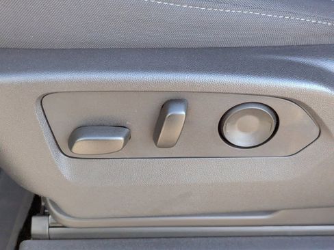 Used 2024 GMC Sierra 1500 SLE image 24