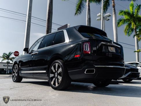 Used 2023 Rolls-Royce Cullinan image 3