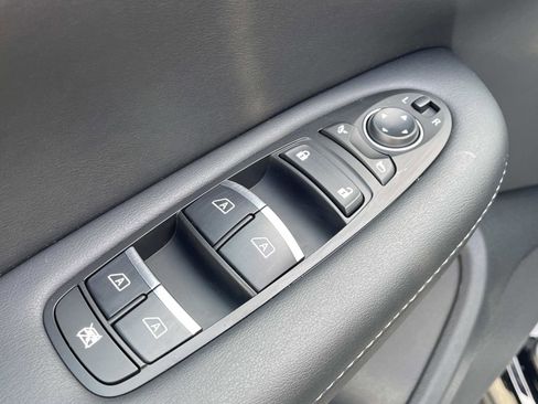 Certified 2025 INFINITI QX50 Luxe image 13