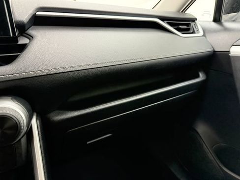 Used 2020 Toyota RAV4 LE FWD image 23