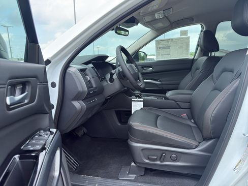 New 2026 Nissan Pathfinder SL AWD/4WD image 11