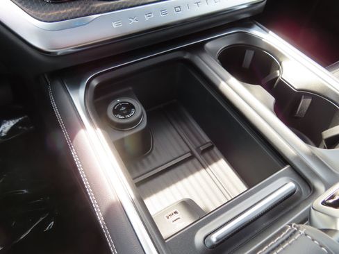 New 2026 Ford Expedition Max Platinum image 16