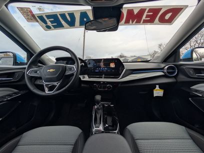 New 2025 Chevrolet Trax LT w/ LT Convenience Package