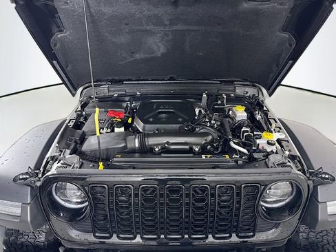 Used 2024 Jeep Wrangler Willys image 23