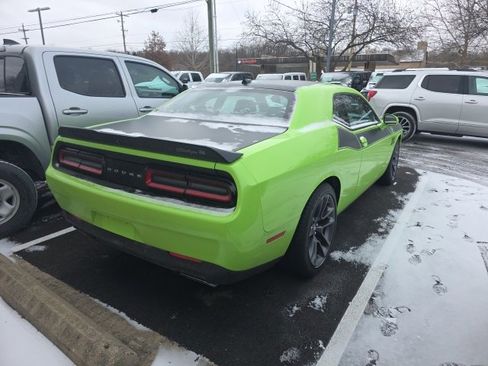 Used 2023 Dodge Challenger R/T w/ T/A Package image 9