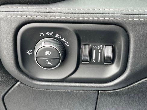 Used 2020 RAM 2500 Limited AWD/4WD image 17