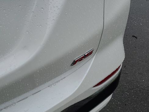 Used 2023 Chevrolet Equinox RS w/ RS Leather Package FWD image 8
