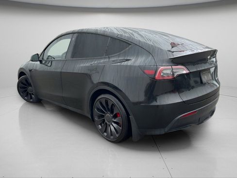 Used 2022 Tesla Model Y Performance image 11