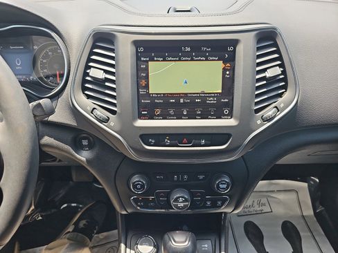 Used 2023 Jeep Cherokee Altitude Lux AWD/4WD image 17