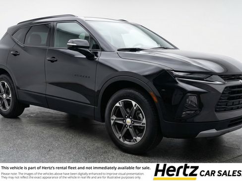 Used 2025 Chevrolet Blazer LT image 1