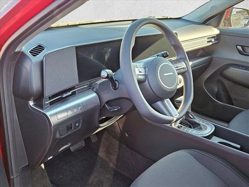 New 2026 Hyundai Kona SE image 3