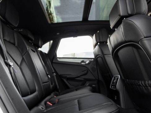 Certified 2026 Porsche Macan AWD/4WD image 38