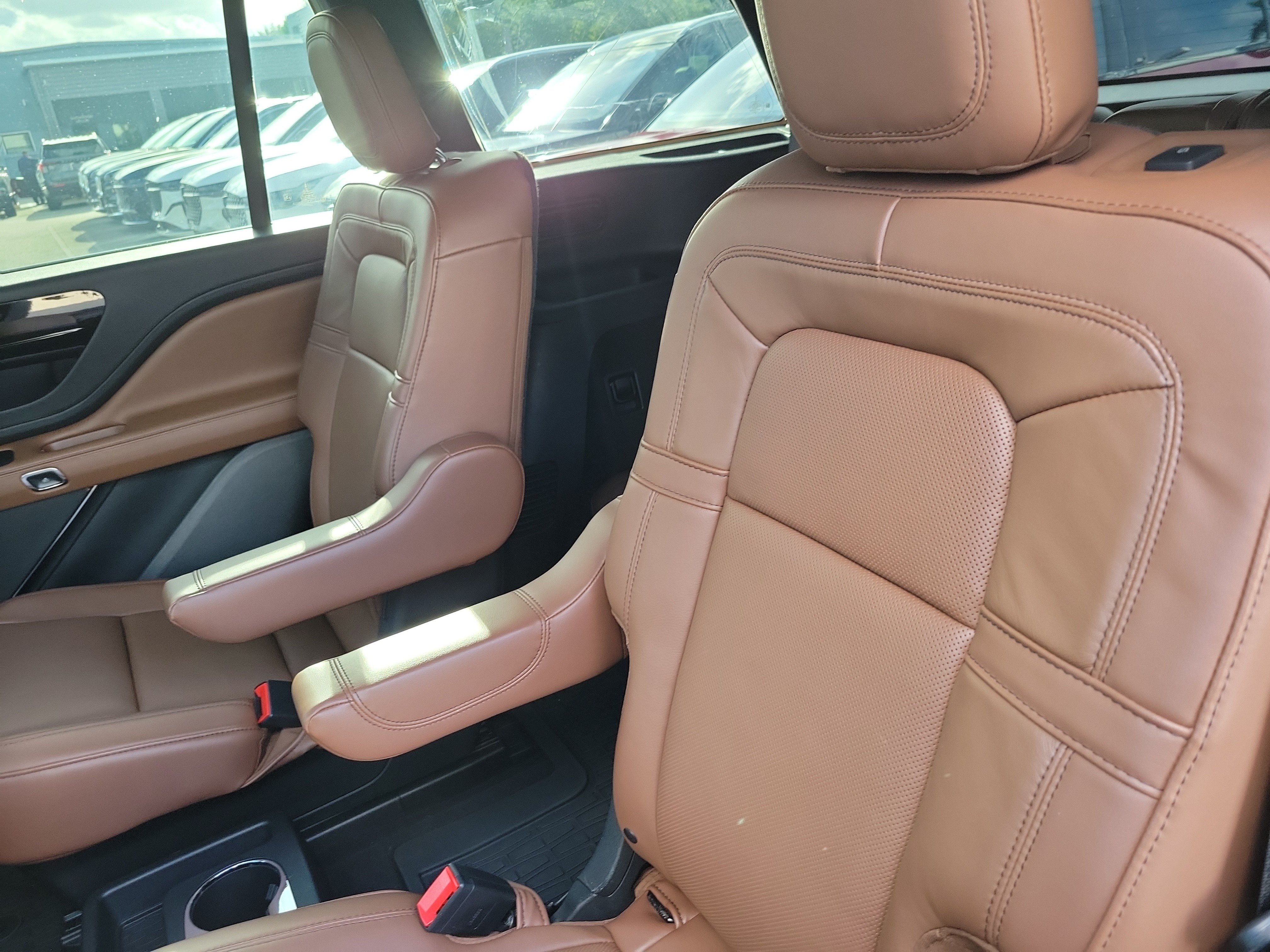 Certified 2023 Lincoln Aviator Reserve w/ Elements Package Plus RWD image 8