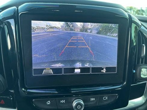 Used 2020 Chevrolet Traverse LT FWD image 10