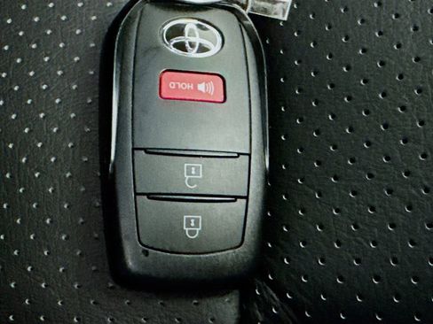 Used 2024 Toyota Tacoma TRD Off-Road AWD/4WD image 34