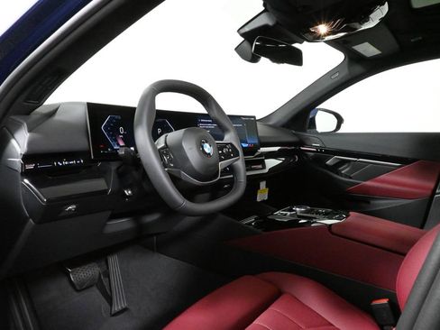 Used 2026 BMW 530i xDrive w/ Premium Package image 15